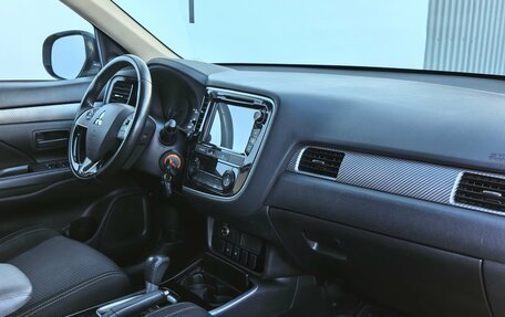 Mitsubishi Outlander III рестайлинг 3, 2018 год, 1 730 000 рублей, 22 фотография