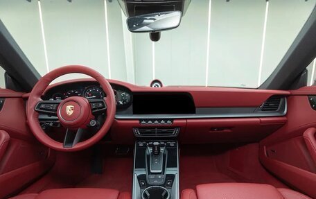 Porsche 911, 2023 год, 16 850 000 рублей, 11 фотография