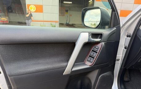 Toyota Land Cruiser Prado 150 рестайлинг 2, 2016 год, 3 560 000 рублей, 11 фотография