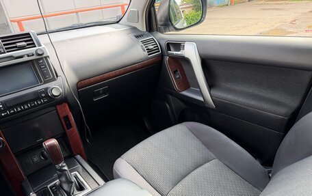 Toyota Land Cruiser Prado 150 рестайлинг 2, 2016 год, 3 560 000 рублей, 13 фотография