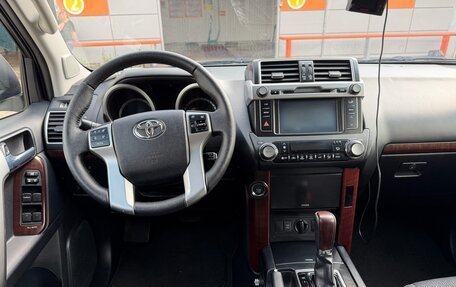 Toyota Land Cruiser Prado 150 рестайлинг 2, 2016 год, 3 560 000 рублей, 12 фотография