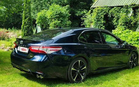 Toyota Camry, 2020 год, 2 950 000 рублей, 4 фотография