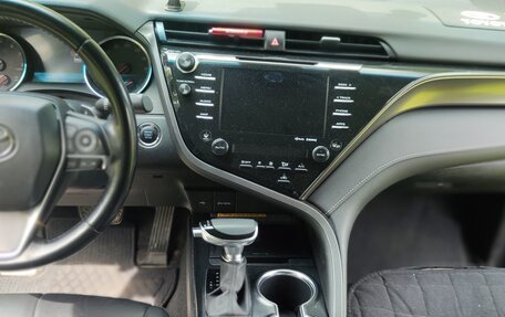 Toyota Camry, 2020 год, 2 950 000 рублей, 10 фотография