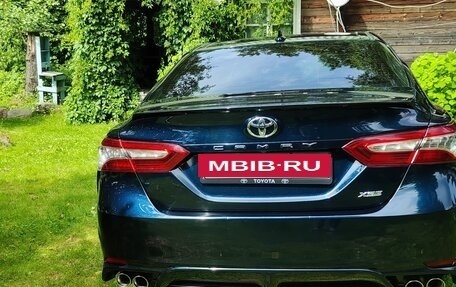 Toyota Camry, 2020 год, 2 950 000 рублей, 5 фотография