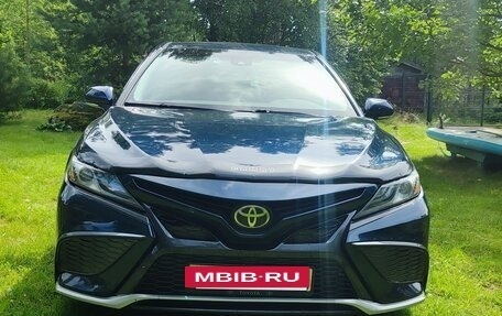 Toyota Camry, 2020 год, 2 950 000 рублей, 6 фотография