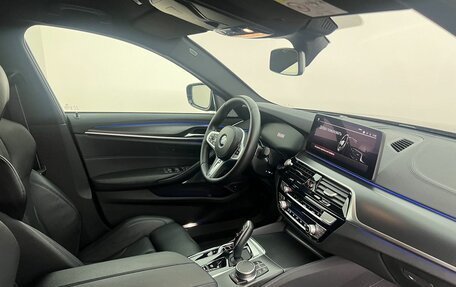 BMW 5 серия, 2020 год, 5 600 000 рублей, 11 фотография