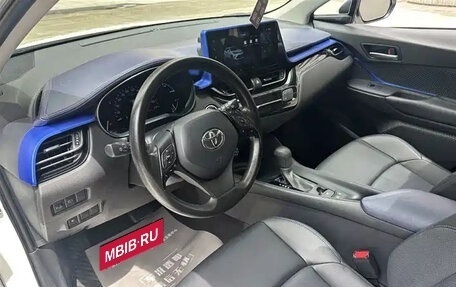 Toyota C-HR I рестайлинг, 2024 год, 2 715 000 рублей, 5 фотография