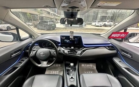 Toyota C-HR I рестайлинг, 2024 год, 2 715 000 рублей, 6 фотография