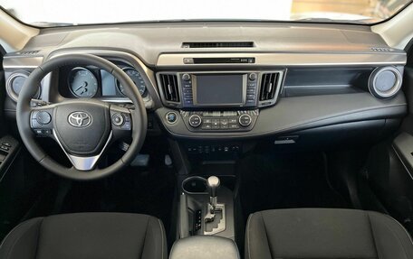 Toyota RAV4, 2019 год, 2 500 000 рублей, 11 фотография