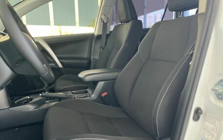 Toyota RAV4, 2019 год, 2 500 000 рублей, 23 фотография