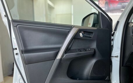Toyota RAV4, 2019 год, 2 500 000 рублей, 25 фотография