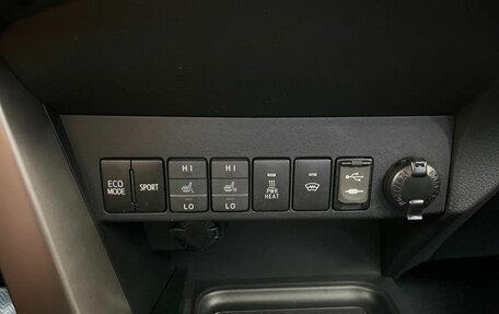 Toyota RAV4, 2019 год, 2 500 000 рублей, 19 фотография