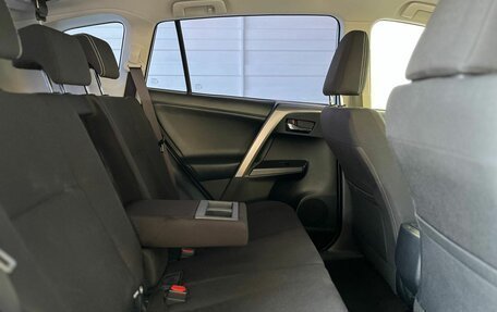 Toyota RAV4, 2019 год, 2 500 000 рублей, 28 фотография
