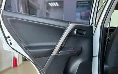 Toyota RAV4, 2019 год, 2 500 000 рублей, 29 фотография