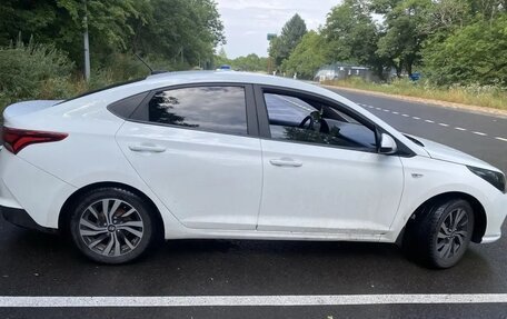 Hyundai Solaris II рестайлинг, 2020 год, 1 285 000 рублей, 2 фотография