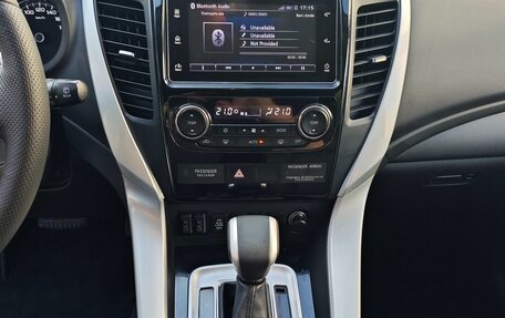 Mitsubishi Pajero Sport III рестайлинг, 2017 год, 3 100 000 рублей, 9 фотография