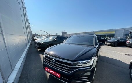 Volkswagen Touareg III, 2019 год, 3 999 000 рублей, 1 фотография