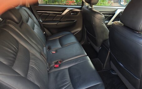 Mitsubishi Pajero Sport III рестайлинг, 2017 год, 3 100 000 рублей, 16 фотография