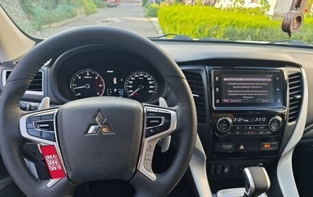Mitsubishi Pajero Sport III рестайлинг, 2017 год, 3 100 000 рублей, 10 фотография