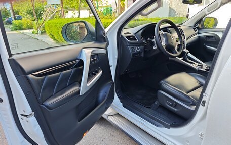 Mitsubishi Pajero Sport III рестайлинг, 2017 год, 3 100 000 рублей, 20 фотография
