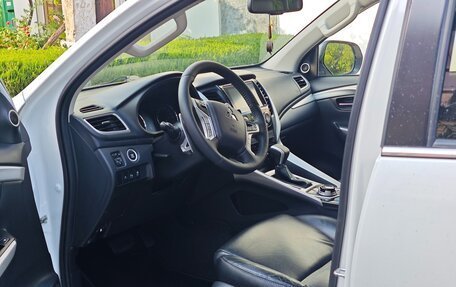 Mitsubishi Pajero Sport III рестайлинг, 2017 год, 3 100 000 рублей, 22 фотография