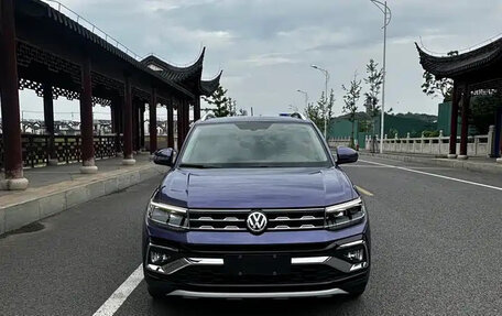 Volkswagen T-Cross I, 2022 год, 1 370 500 рублей, 2 фотография