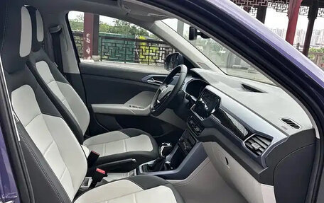 Volkswagen T-Cross I, 2022 год, 1 370 500 рублей, 6 фотография
