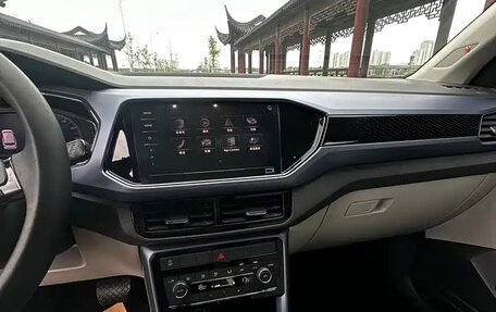 Volkswagen T-Cross I, 2022 год, 1 370 500 рублей, 9 фотография