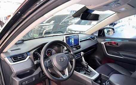Toyota RAV4, 2024 год, 3 060 000 рублей, 7 фотография