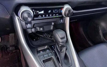 Toyota RAV4, 2024 год, 3 060 000 рублей, 12 фотография