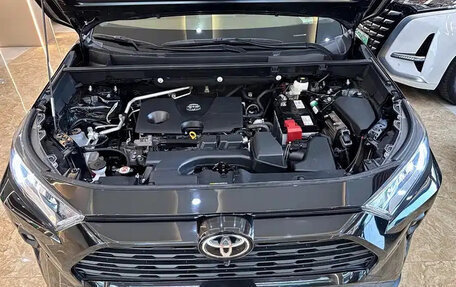 Toyota RAV4, 2024 год, 3 060 000 рублей, 13 фотография