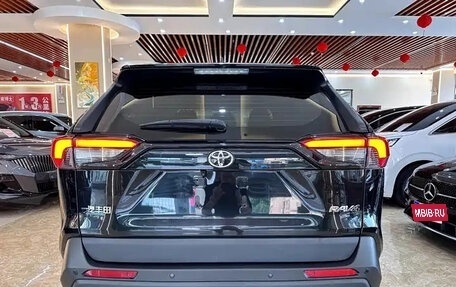 Toyota RAV4, 2024 год, 3 060 000 рублей, 5 фотография