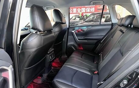Toyota RAV4, 2024 год, 3 060 000 рублей, 16 фотография