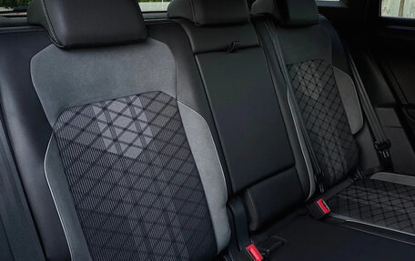 Volkswagen Tiguan II, 2021 год, 2 500 000 рублей, 20 фотография