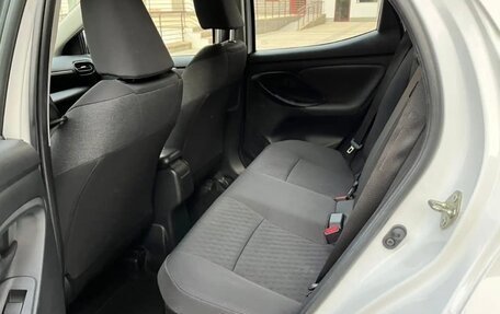 Toyota Yaris, 2021 год, 900 666 рублей, 9 фотография