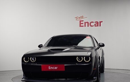Dodge Challenger III рестайлинг 2, 2023 год, 14 555 000 рублей, 2 фотография