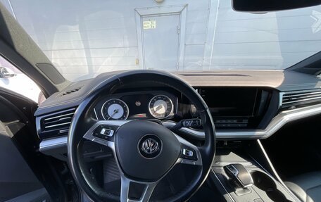 Volkswagen Touareg III, 2019 год, 3 999 000 рублей, 10 фотография