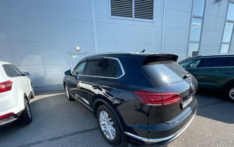 Volkswagen Touareg III, 2019 год, 3 999 000 рублей, 7 фотография