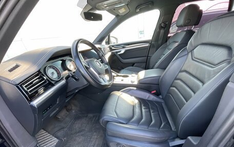 Volkswagen Touareg III, 2019 год, 3 999 000 рублей, 8 фотография