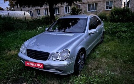 Mercedes-Benz C-Класс, 2003 год, 450 000 рублей, 4 фотография
