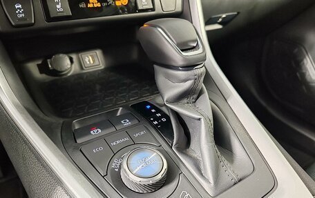 Toyota RAV4, 2025 год, 5 490 000 рублей, 17 фотография
