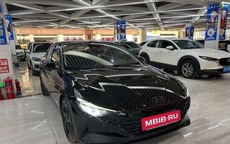 Hyundai Elantra, 2022 год, 1 600 000 рублей, 2 фотография
