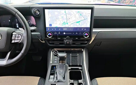 Lexus GX, 2025 год, 15 000 000 рублей, 16 фотография
