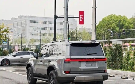 Lexus GX, 2025 год, 15 000 000 рублей, 6 фотография