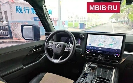 Lexus GX, 2025 год, 15 000 000 рублей, 15 фотография