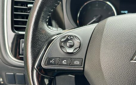 Mitsubishi Outlander III рестайлинг 3, 2020 год, 1 900 000 рублей, 22 фотография