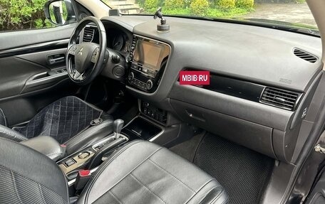 Mitsubishi Outlander III рестайлинг 3, 2020 год, 1 900 000 рублей, 18 фотография