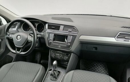 Volkswagen Tiguan II, 2017 год, 1 990 000 рублей, 5 фотография