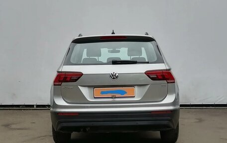 Volkswagen Tiguan II, 2017 год, 1 990 000 рублей, 6 фотография