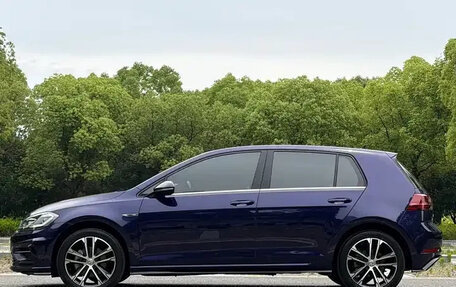 Volkswagen Golf VII, 2020 год, 1 240 100 рублей, 7 фотография